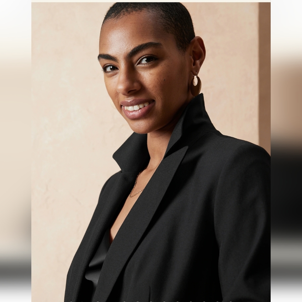 Banana Republic Black sculpted blazer 10P - Picture 3 of 6